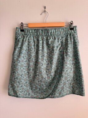 North River Outfitters Sage Green Floral Wrap Skort with Pockets - Size Medium M